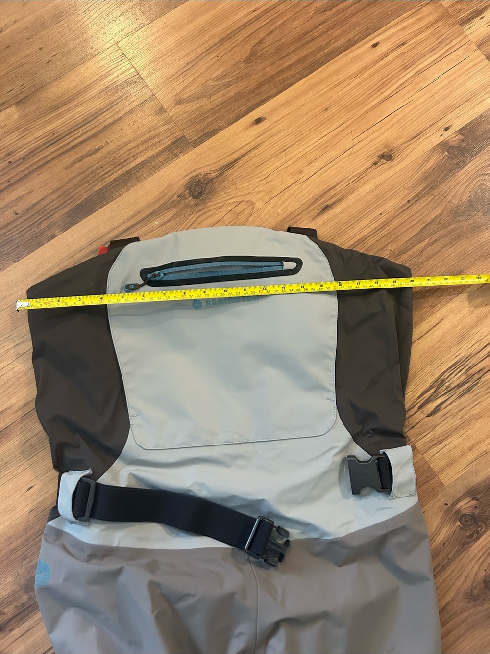 Redington Women's Grey Fishing Waders - Picture 8 of 9
